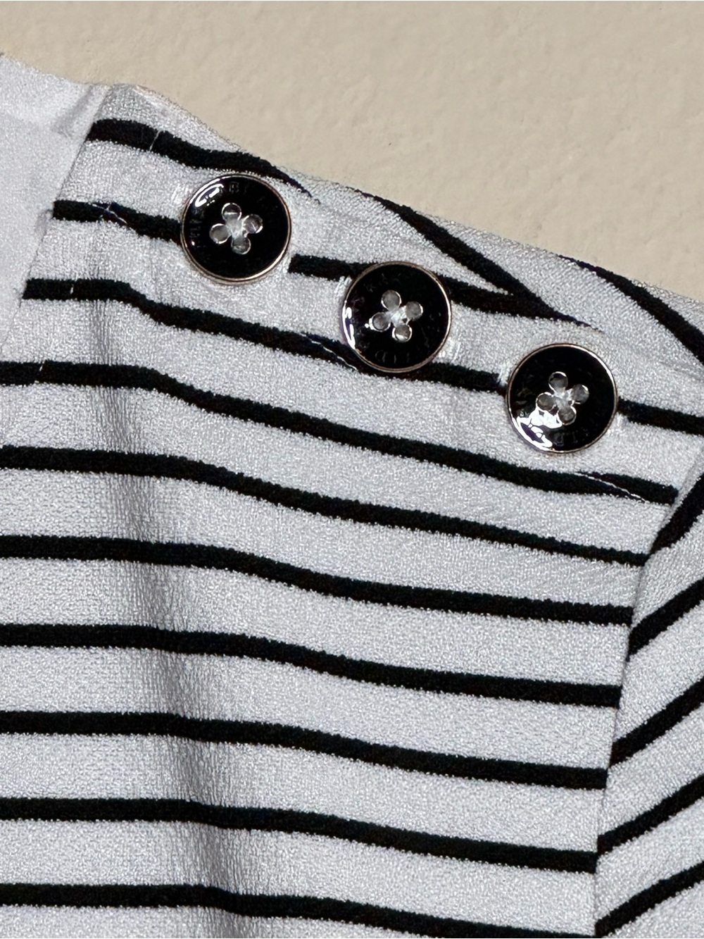 Karl Lagerfeld White Black Striped Long-Sleeve Knit Top Button Shoulder Size XS - Picture 9 of 9